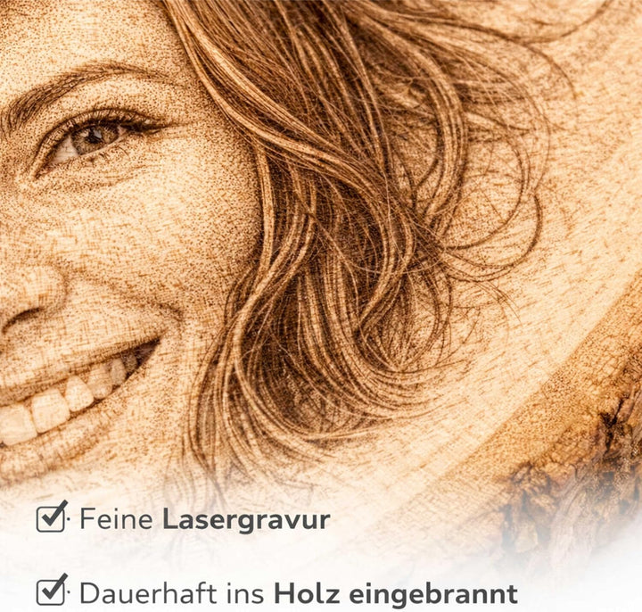Personalisierte Holzscheibe mit Foto und Wunschtext - 20-23 cm - gravierte Baumscheibe aus Erlenholz