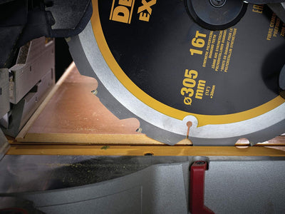 Dewalt Faserzement-Kreissägeblatt DT1474 (305/30 mm, 16 Zähne, 12°, speziell für Faserzement-Platten