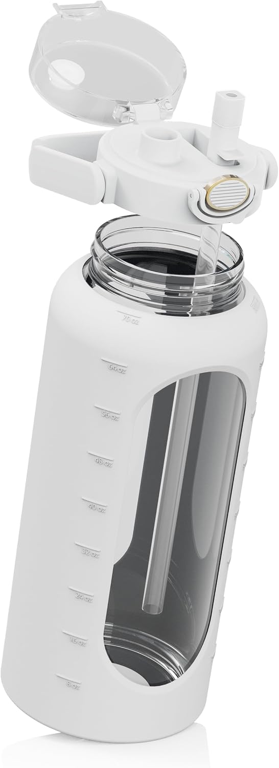 spottle Glasflasche 2 Liter - Trinkflasche 2L Glas mit Strohhalm - Grosse Wasserflasche mit Schutzhü