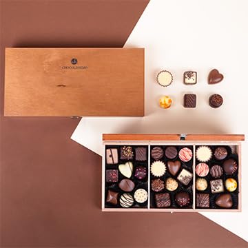 CHOCOLISSIMO Schokolade Geschenk - Pralinen Geschenk - 30 Pralinen im Holzkästchen - Luxus Pralinen