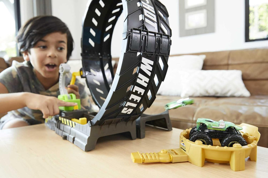 Hot Wheels HBH70 - Monster Trucks Looping-Challenge Spielset mit 1 Monster Truck und 1 Hot-Wheels-Fa
