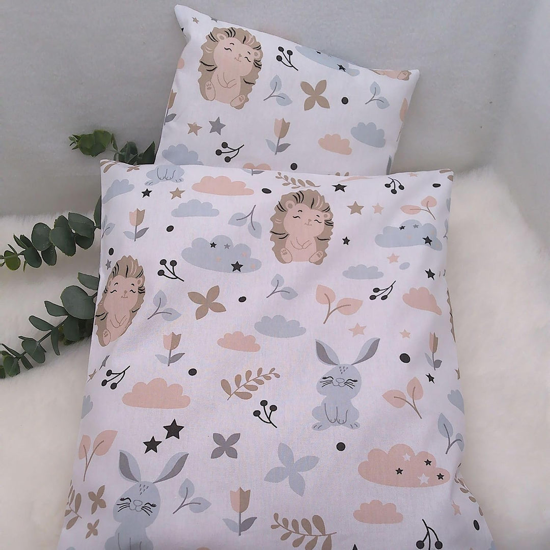 Handgefertigte Puppenbettwäsche, Waldfreunde, Hase und Igel, Gänse und Blumen, waschbar Decke 41h x