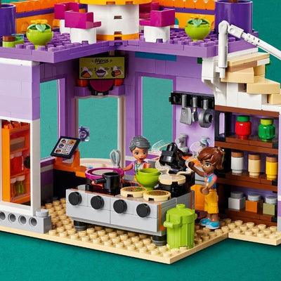 LEGO 41747 Friends Heartlake City Gemeinschaftsküche Spiel-Set mit Koch-Zubehör, 3 Mini-Puppen und d