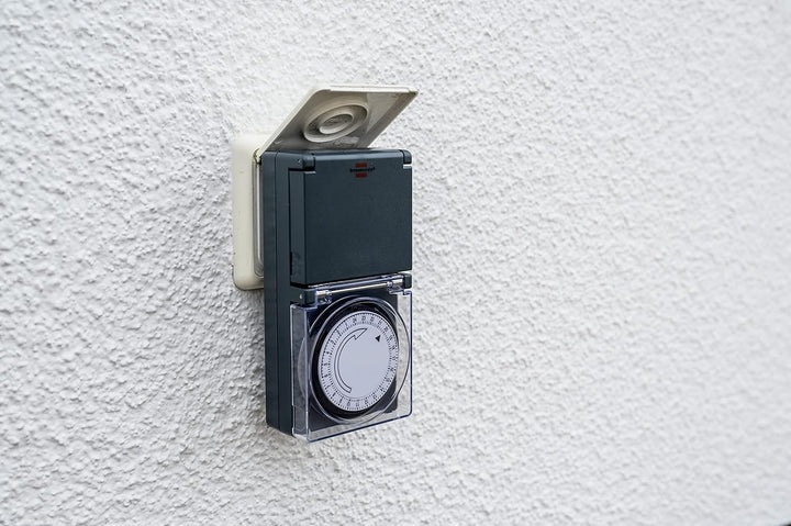 Brennenstuhl wetterfeste Box und Zeitschaltuhr MZ 44 für den Aussenbereich (IP54 Schutzbox und IP44