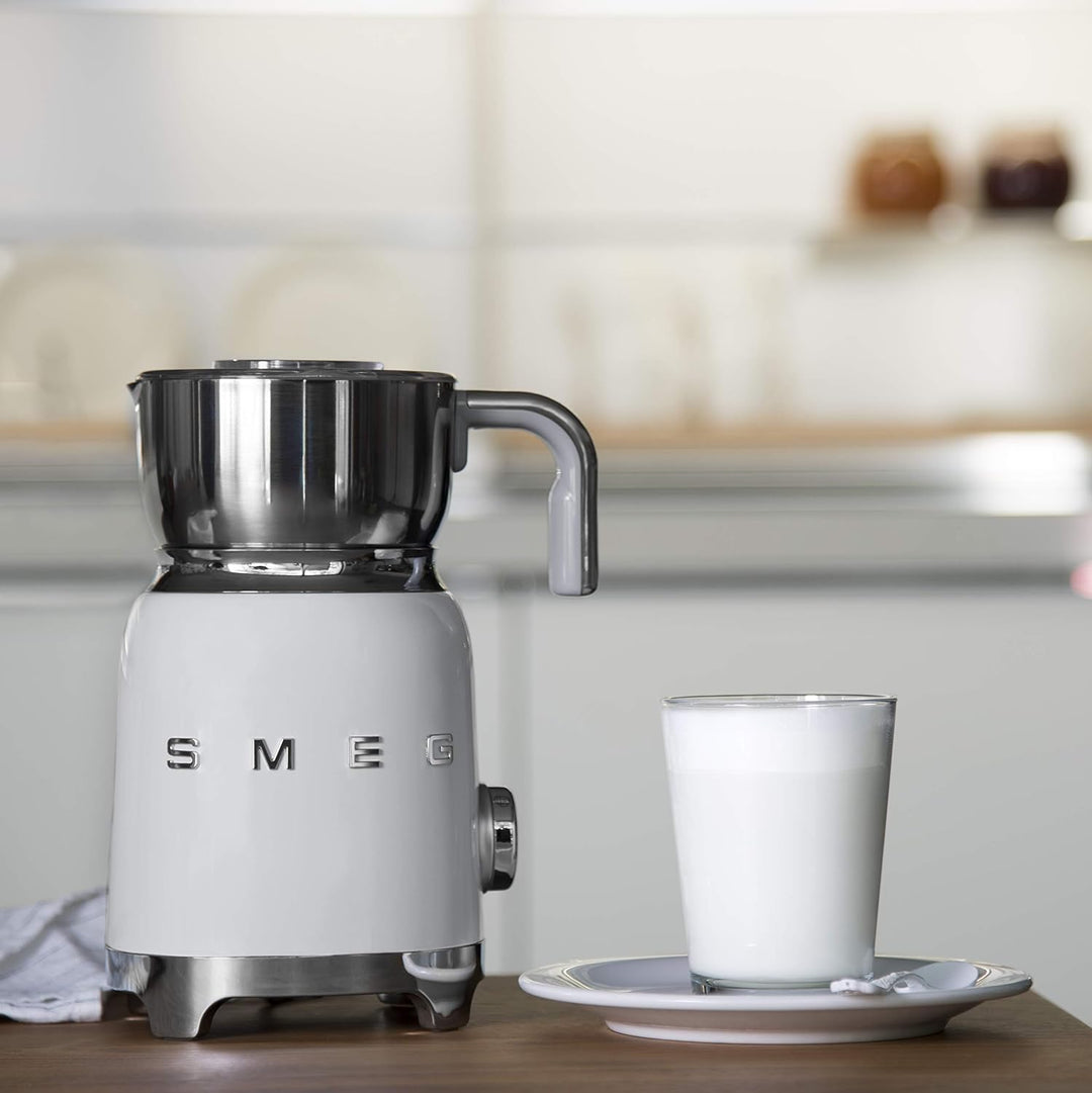 SMEG, Milchaufschäumer MFF11WHEU, mit Induktionssystem, 6 voreingestellte Programme, hochwertiges De
