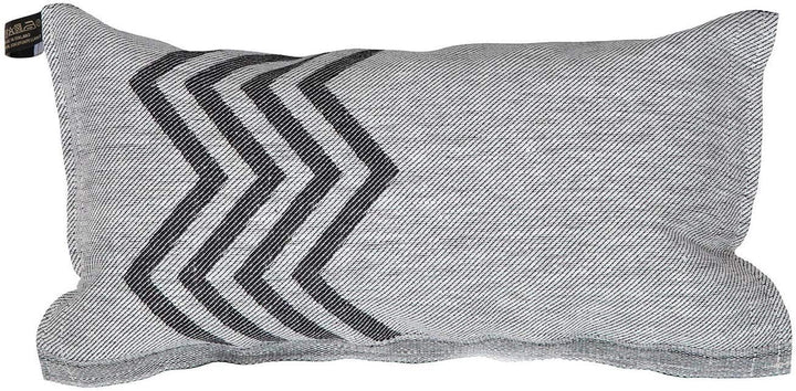 Jokipiin | 1 Saunakissen Lieblingskissen Reisekissen | Design: Peak | Masse: 40 x 22 cm, Leinen/Baum
