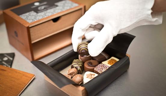 CHOCOLISSIMO Schokolade Geschenk - 10 handgemachte Pralinen in einer schicken Holzbox - Weihnachtssc