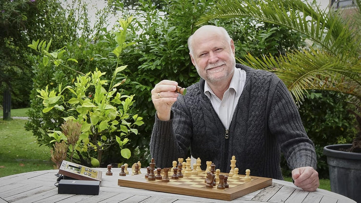 Millennium Chess Classics Exclusive (M828) – Holz-Schachcomputer mit Figurenerkennung, 2 Top-Schachp