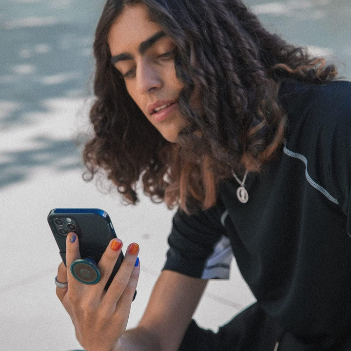 PopSockets: PopCase Hülle für iPhone 13 Pro mit Abnehmbarem PopGrip Slide Sockel und Griff mit Austa