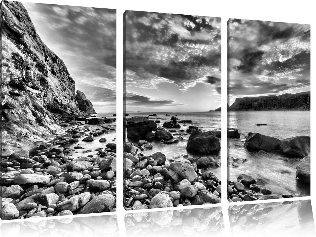 Pixxprint Monocrome, Felsen am Strand 3-Teiler Leinwandbild 120x80 Bild auf Leinwand