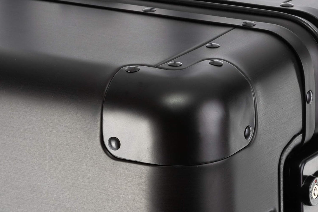 Travelhouse Oslo Alu Reisekoffer Schwarz L-75cm Hartschalenkoffer Reisetrolley Suitecase Trolley 2X