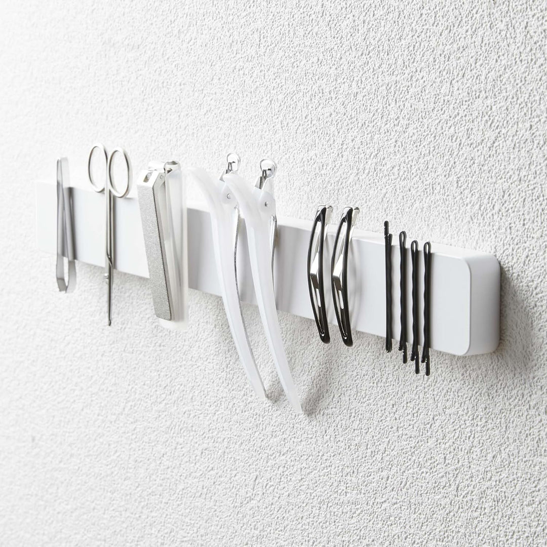 Yamazaki 5201 TOWER Magnetischer Messerhalter, weiss, ABS-Harz/Magnet/Silikone, minimalistisch, 1,7