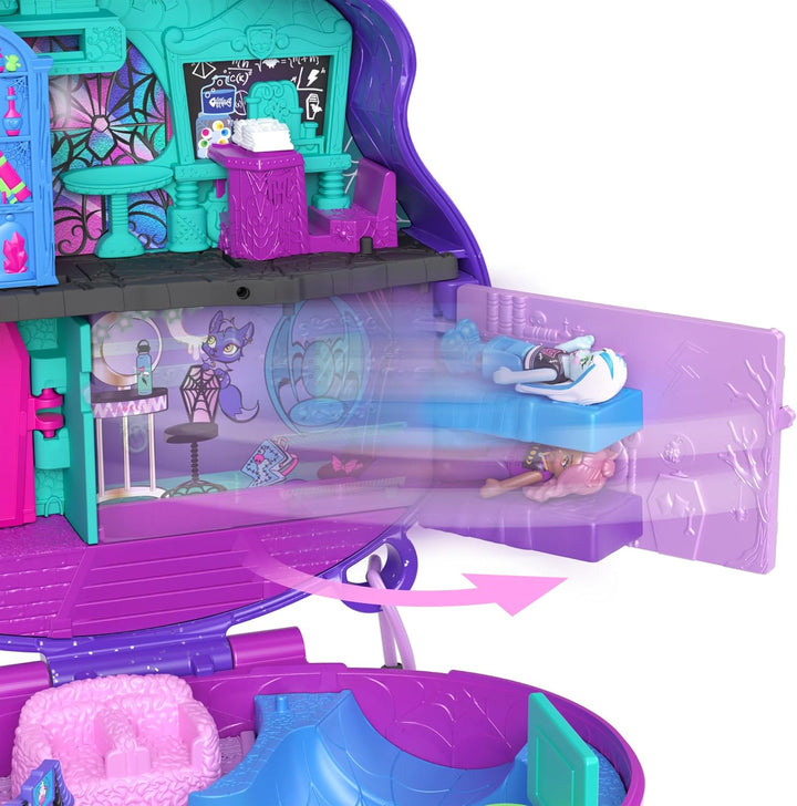 Polly Pocket Monster High Spielset mit 3 kleinen Puppen und 10 Zubehörteilen, Schulwelt im Inneren,