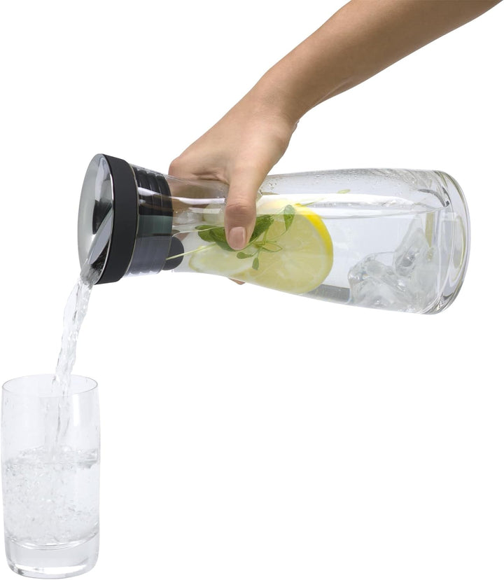 WMF Basic Wasserkaraffe 0,75l Höhe 23,7cm Glaskaraffe Karaffe CloseUp-Verschluss schwarz Glas Cromar