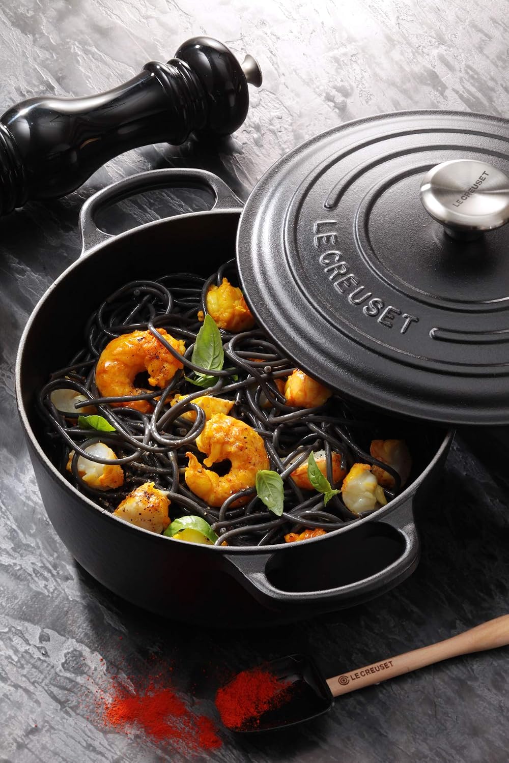 Le Creuset Signature Gusseisen-Bräter mit Deckel, Ø 30 cm, Rund, Für alle Herdarten und Induktion ge