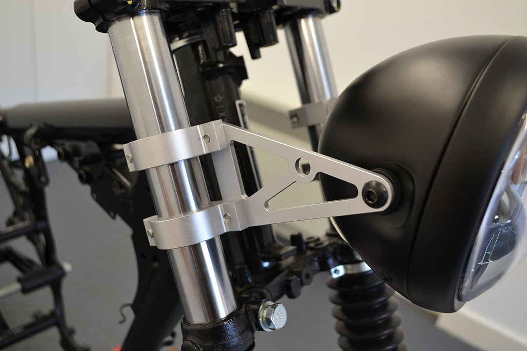 Paar 46-47mm Motorrad Scheinwerfer-Halter - Gabel Montiert - CNC Alu Gebürstet Hochwertig
