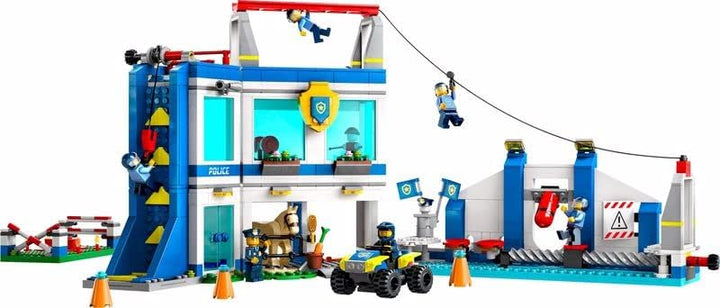 LEGO 60372 City Polizeischule Spielset mit Hindernisstrecke, Pferd-Figur, Spielzeug-Auto und 6 Minif