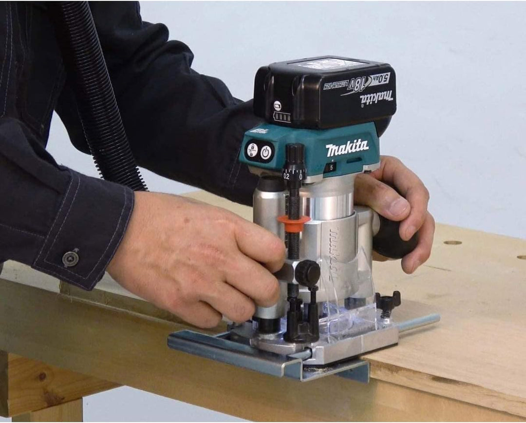 Makita DRT50ZJ 18V 1/4 Zoll Laminat Router Trimmer 1 x 5,0Ah Akku BL1850 + DC18RC Ladegerät &amp; Koffer
