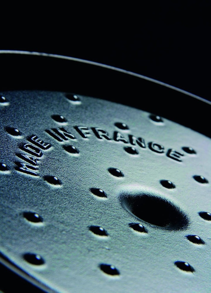 STAUB Gusseisen Bräter/Cocotte, Oval 27 cm, 3,2 L, Aromaregen Funktion, Für alle Herdarten geeignet,