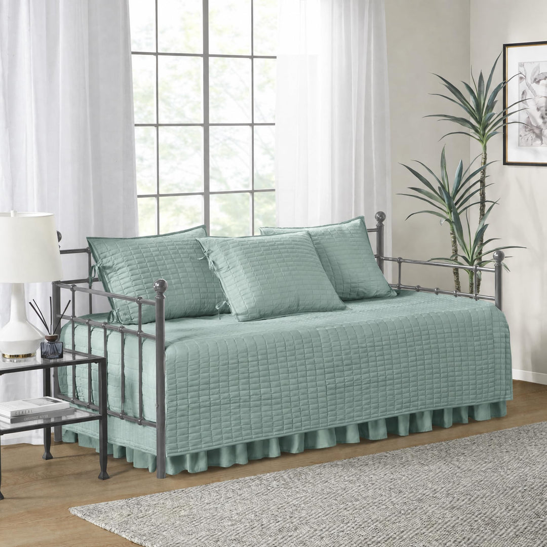 Comfort Spaces Ganzjahres Bettvolant Gemütliche Bettwäsche für alle Jahreszeiten, mit Bettrock, pass