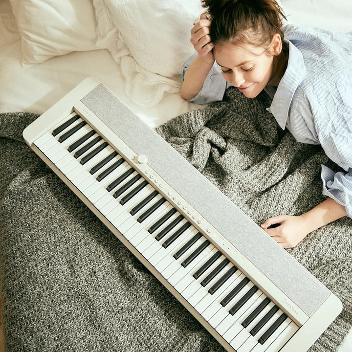 Casio CT-S1WE CASIOTONE Piano-Keyboard mit 61 anschlagdynamischen Tasten, weiss & SP-3 Sustain Pedal
