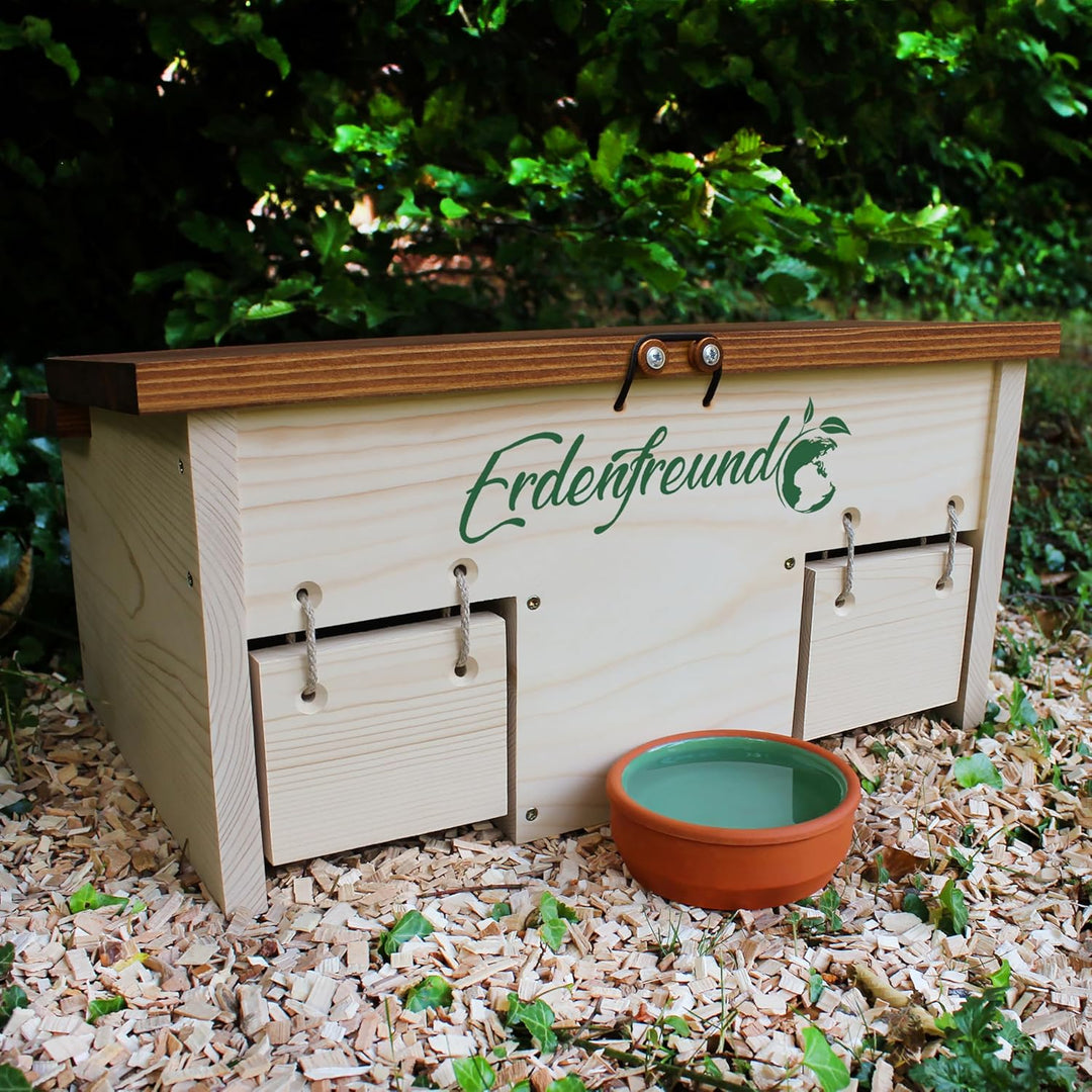 ERDENFREUND® Igelfutterhaus mit Rattenklappe + 2er Set Wasser- & Futternapf Igelhaus mit Rattenklapp