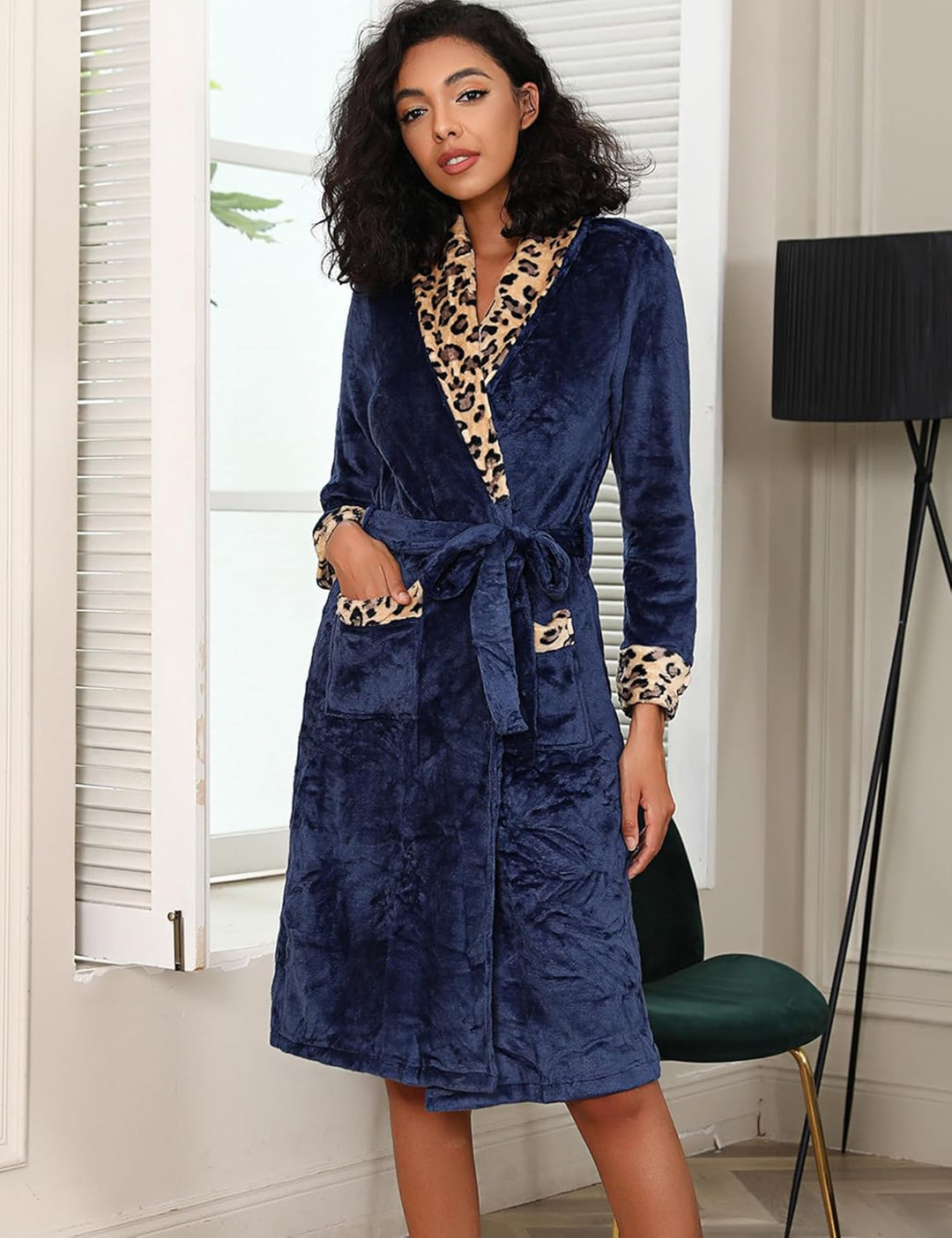 Marvmys Bademantel Damen Langarm Fleece Morgenmantel mit Leopardenmuster Schalkragen Frauen Flanell