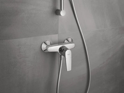 GROHE Start Flow - Einhand-Wannenarmatur (Wandmontage, langlebige Oberfläche, einstellbare Mengenbeg