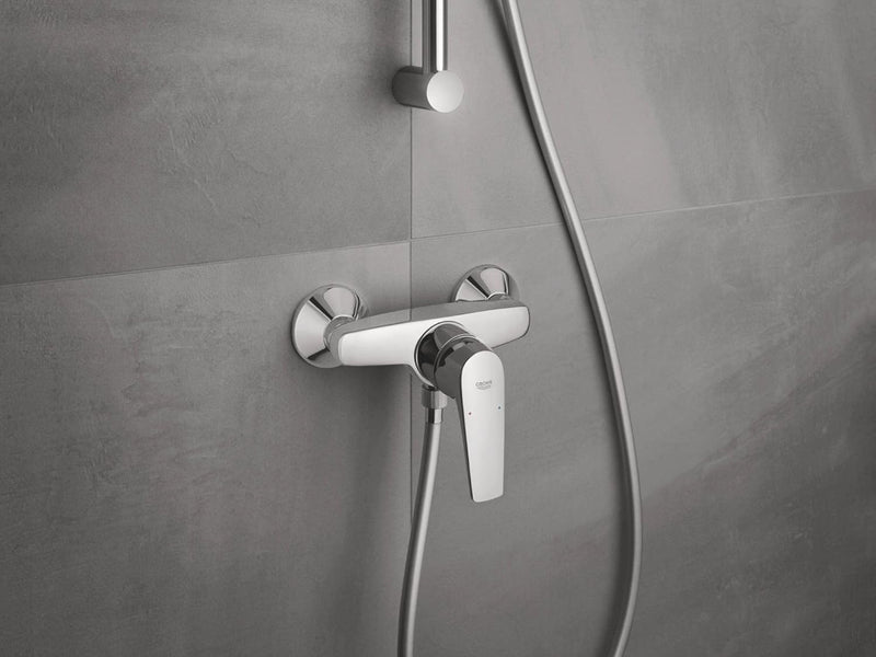 GROHE Start Flow - Einhand-Wannenarmatur (Wandmontage, langlebige Oberfläche, einstellbare Mengenbeg