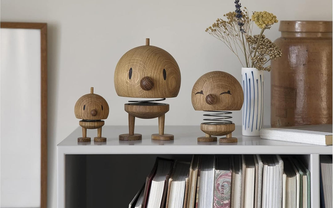 Hoptimist - Skandinavisches Design - Small Bumble aus Holz - Höhe 10 cm, Durchm. 7,5 cm - Raw Oak M