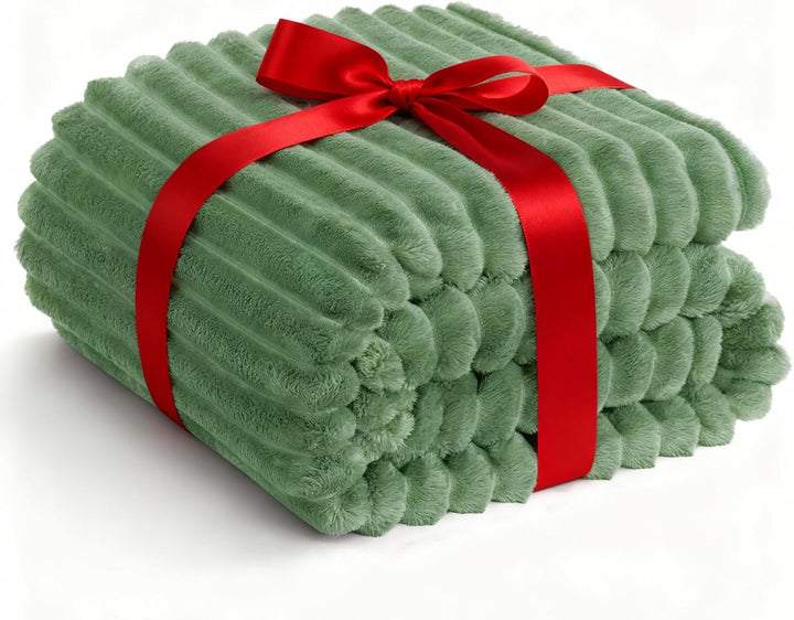 WAVVE Kuscheldecke Grün Flauschig Decke - 150x200cm - Weiche Flanell Fleecedecke, Sofadecke & Couchd