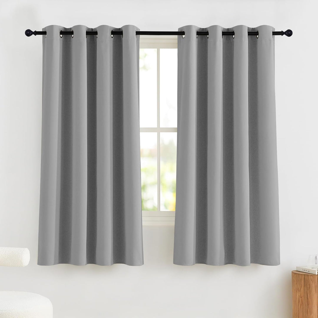 PONY DANCE Lichtundurchlässige Gardinen mit Ösen Thermovorhang gegen Hitze 2er Set H 145 x B 140 cm