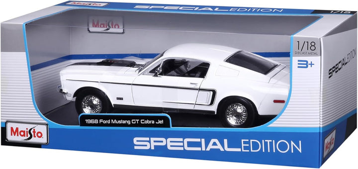 Maisto Ford Mustang GT Cobra Jet: Modellauto mit Federung, Massstab 1:18, Türen und Motorhaube beweg