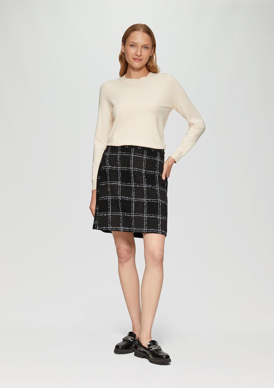 Kurzer Bouclé-Rock mit Musterung 34 99n5, 34 99n5