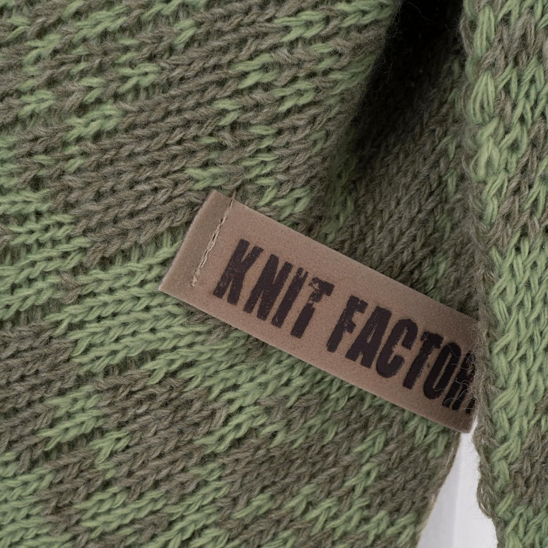 KNIT FACTORY - Dreiecksschal Lea - Damen Strickschal mit Wolle - Umschlagtuch für den Herbst und Win