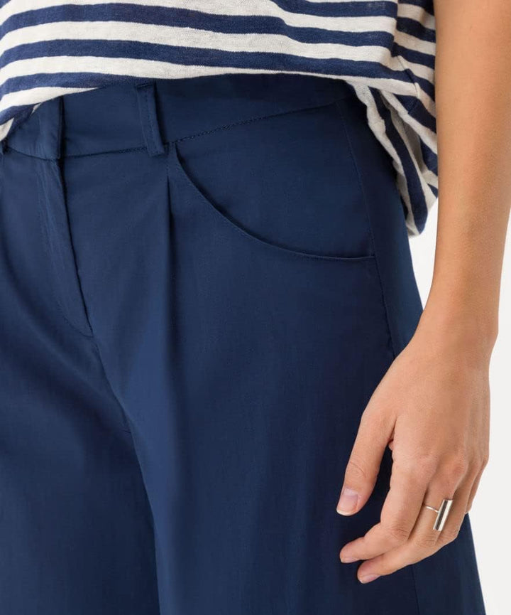 BRAX Damen Style Mia B Bermuda Summer Lightness Jeans-Shorts, 26W / 32L Indigo