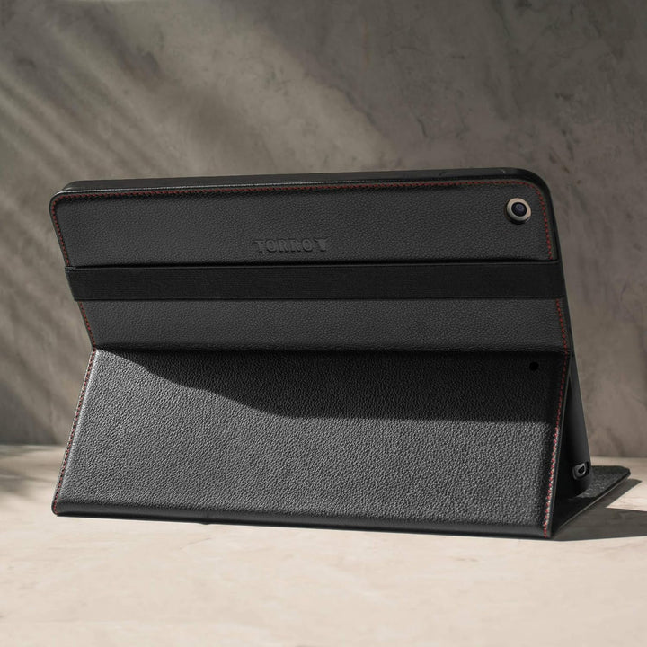 TORRO Lederhülle Kompatibel Mit iPad 9., 8., und 7. Generation (10.2") - Echtes Leder Hülle Mit Stan