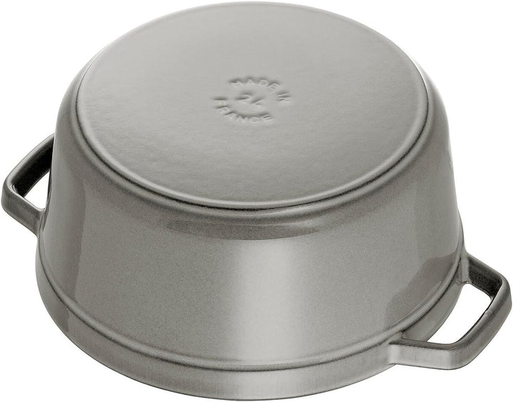 STAUB Gusseisen Bräter/Cocotte, Rund 24 cm, 3,8 L, Aromaregen Funktion für optimale Befeuchtung, Für