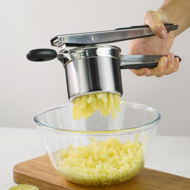 Kartoffelpresse, hicoosee Zunahme Verdicken Edelstahl Kartoffelpressen mit Schäler, 3 Lochscheiben M