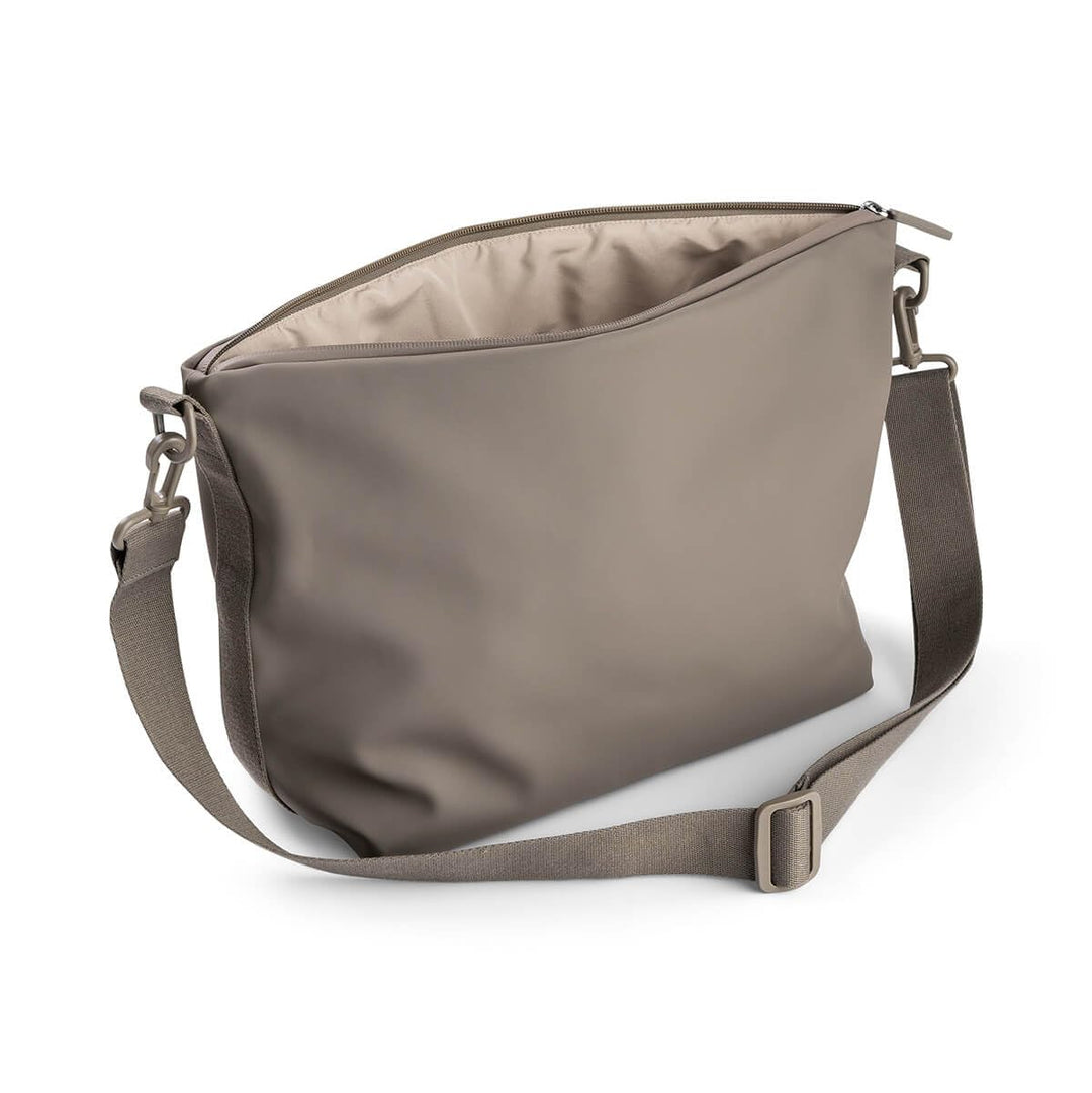 Done by Deer Kinderwagen Tasche – Wickeltasche Taupe – Stroller Bag mit Haken für Kinderwagen, wasse