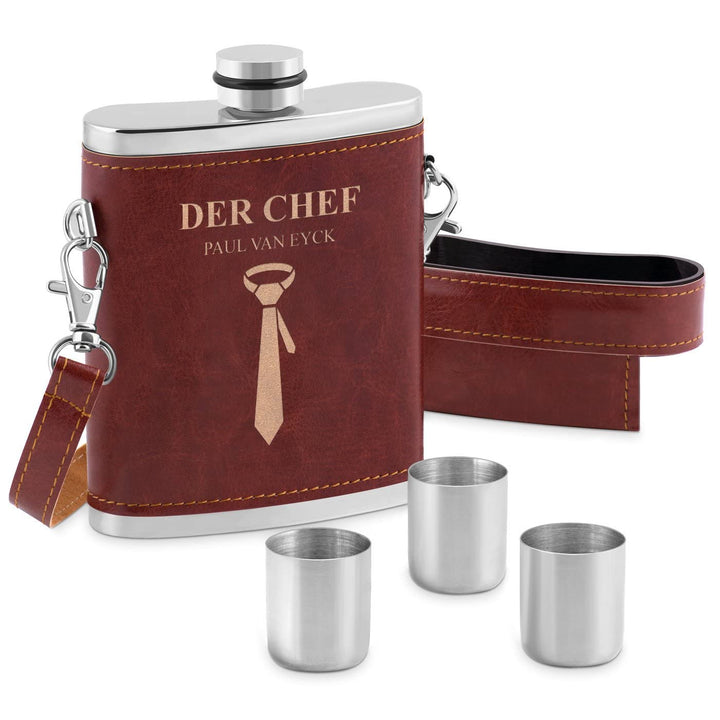 Maverton Flachmann mit Gravur - personalisiert - 250 ml - 3x10 ml Becher - aus Edelstahl - Ledertasc