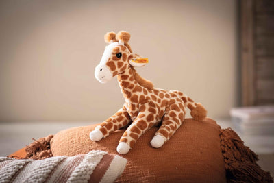 Steiff Gina Giraffe - 25 cm - Kuscheltier - Hellbraun gefleckt, Honey Yellow, 067631