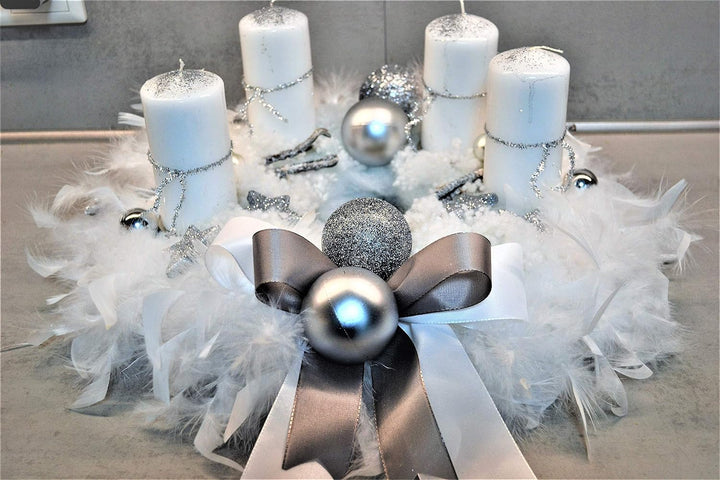 Adventskranz weiss Silber 40 cm künstlich Weihnachten Adventsgesteck Deko Federn