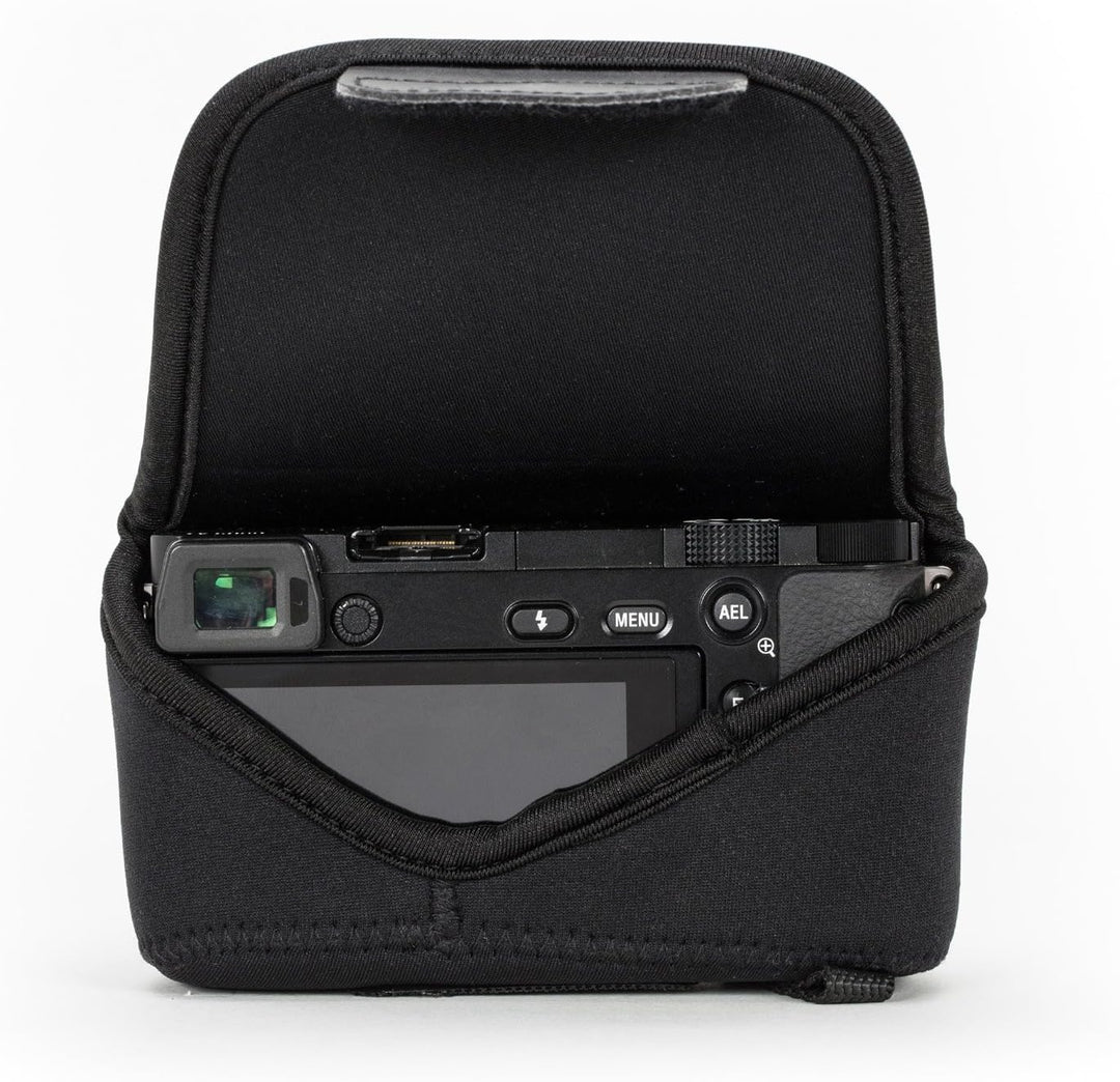 MegaGear Ultraleichte Kameratasche aus Neopren-Marterial für Samsung NX3000 Kamera mit Objektiv 20-5