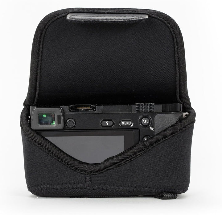 MegaGear Ultraleichte Kameratasche aus Neopren-Marterial für Samsung NX3000 Kamera mit Objektiv 20-5