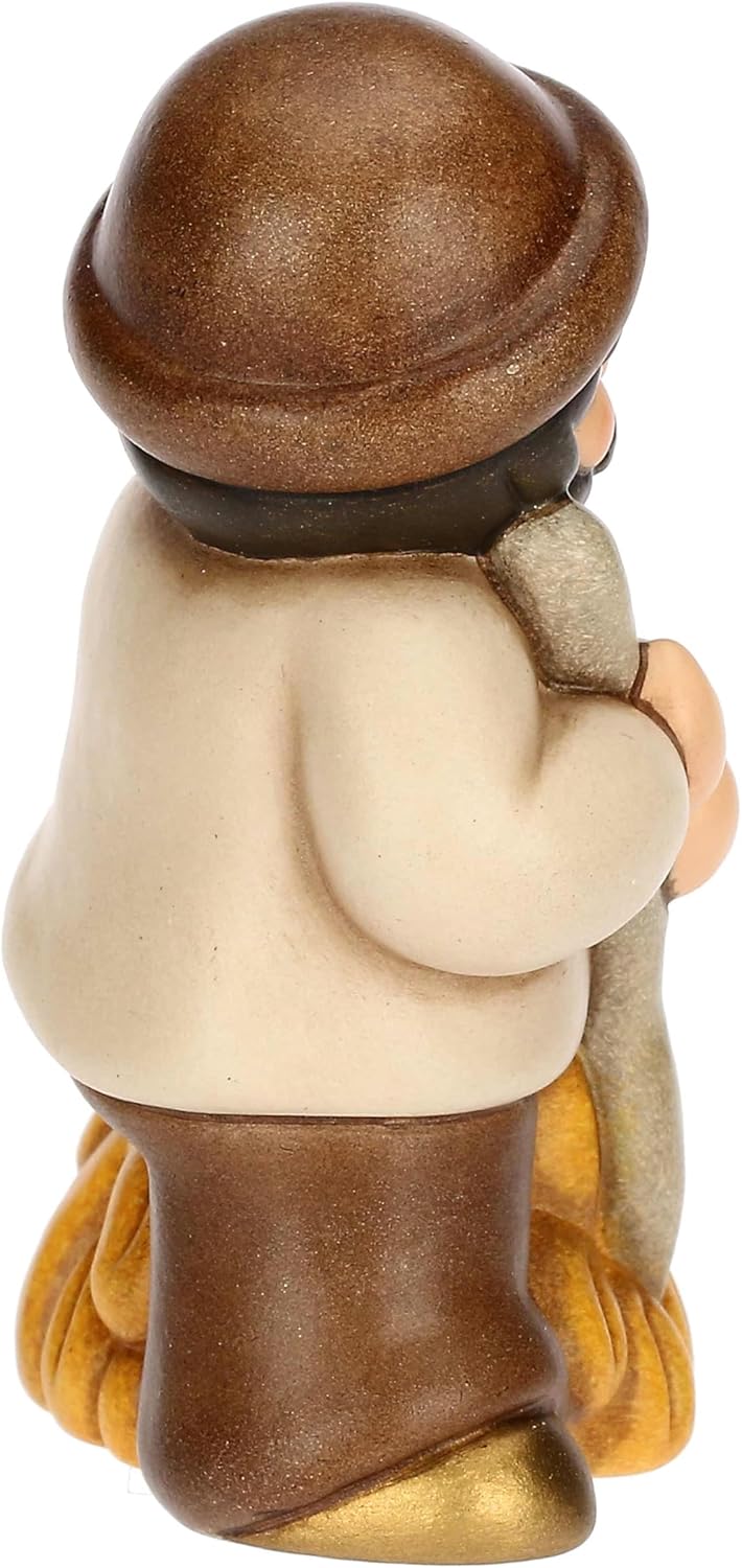 THUN, Mann mit Gabel und Heu aus hochwertiger Keramik, Kollektion Klassische Krippe, Weihnachtskripp