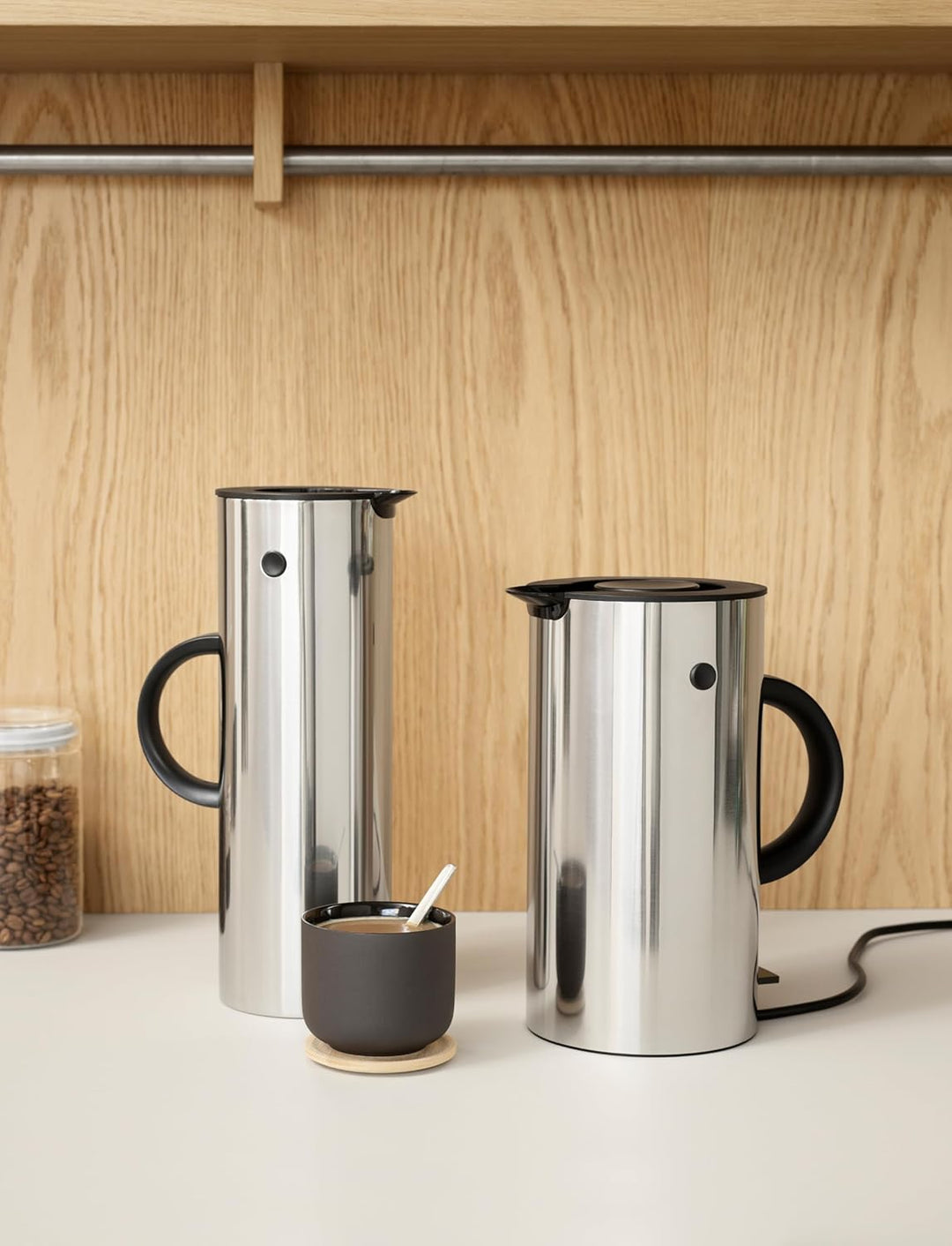 Stelton EM77 Isolierkanne, Kaffeekanne aus Kunststoff, Steel, 1 liter