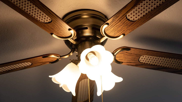 Kisa Deluxe Deckenventilator 105 cm Messing Antik Flügel Eiche/Walnuss mit Beleuchtungsfunktion und