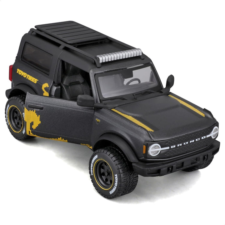 Maisto Ford Bronco Badlands Off-Road Series (2021): Modellauto im Massstab 1:24, Türen beweglich, gr