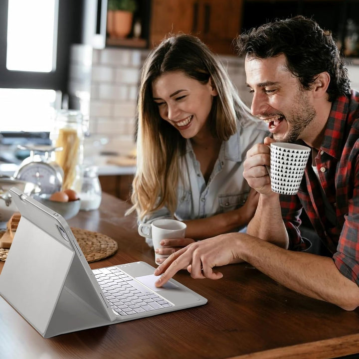 Vobafe Hülle mit Tastatur für iPad Pro 13 Zoll M5/M4 (2025/2024), Multi-Touch Trackpad Hochwertige P